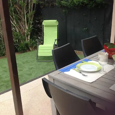 Maison Climatisee Dans De - Entree Piscine Incluse *